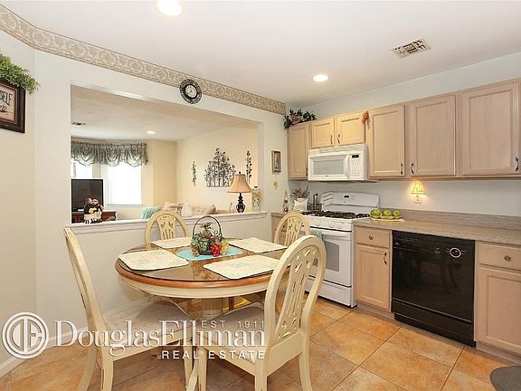 5th image of 23 Victorian Ln
