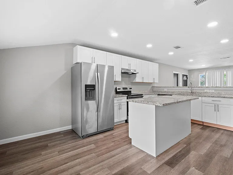 5242 Greylog Dr — Photo 5