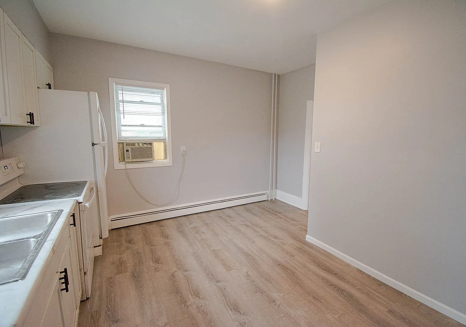 836 S Newton Ave — Photo 3