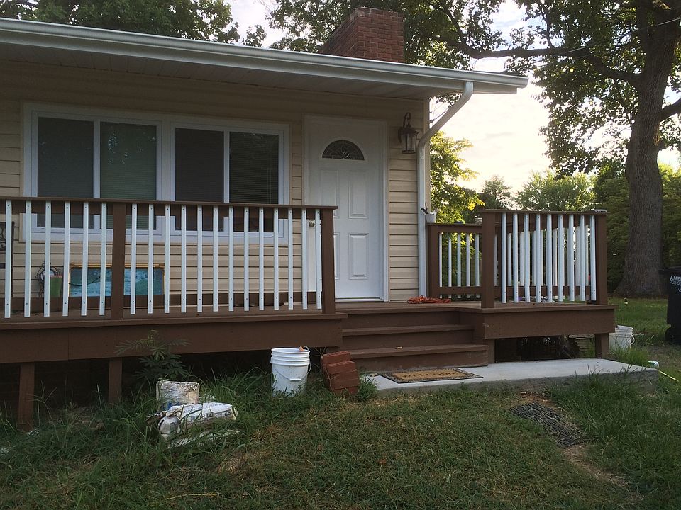 2nd image of 4016 Taylor Dr