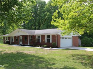 137 Scarlett Dr, La Follette, TN 37766