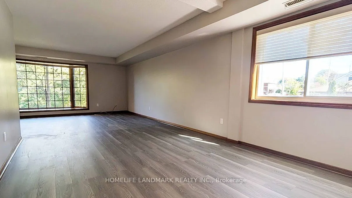 Elliot Heights Condo — Photo 3