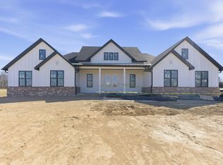 5402 N Seitz Ave, Springfield, MO 65803