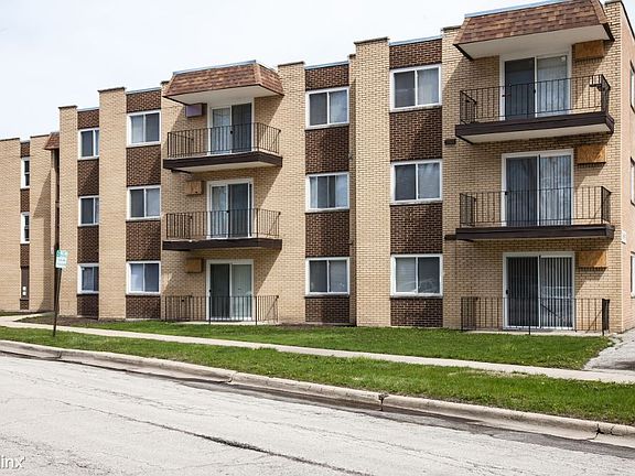 10 W 137th St Apartments Chicago Exterior_01