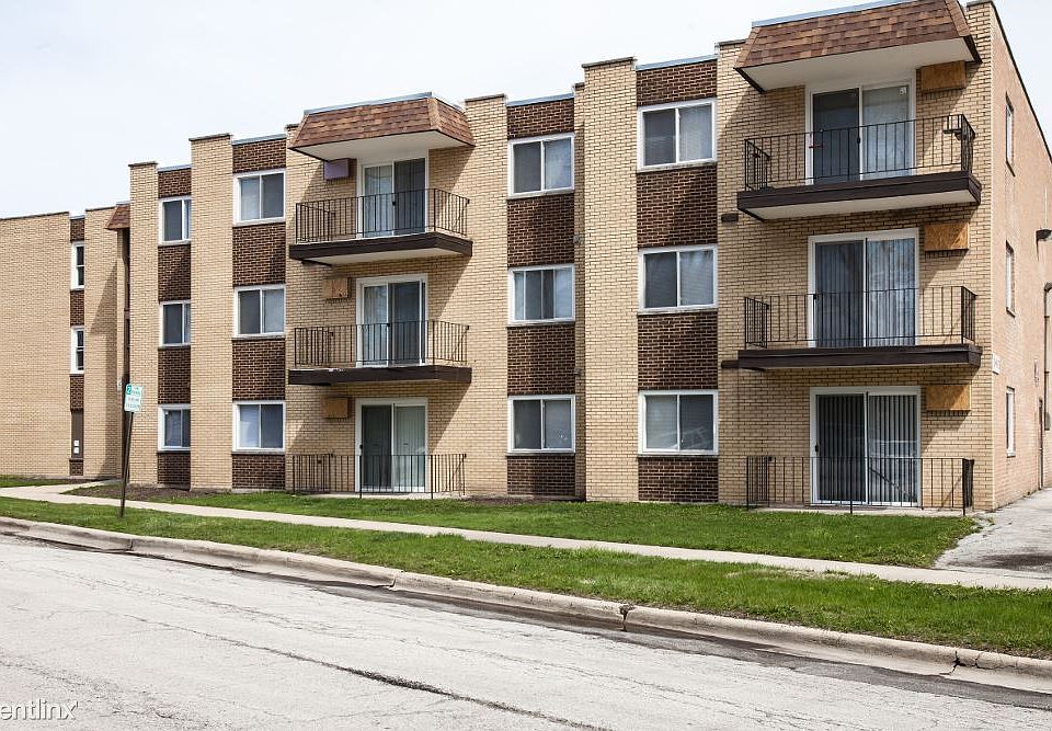 10 W 137th St Apartments Chicago Exterior_01