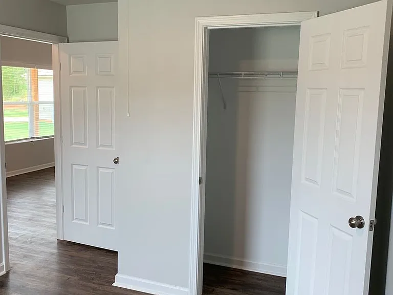 310 Tiffany Ln — Photo 9