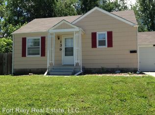 139 Sunset Dr, Junction City, KS 66441