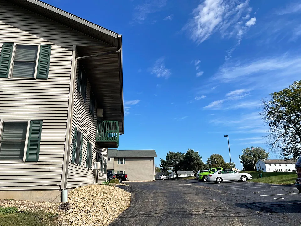 PIONEER RIDGE APARTMENTS