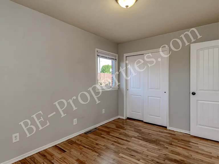 1840 N Shirley St — Photo 28