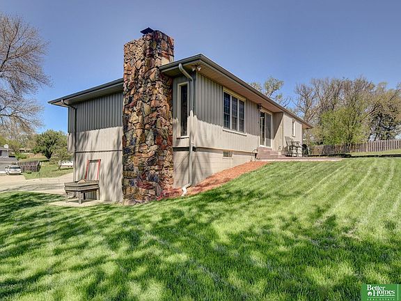 2nd image of 1011 Bea Cir