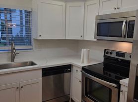 1444 SE Riverside Dr, Stuart, FL