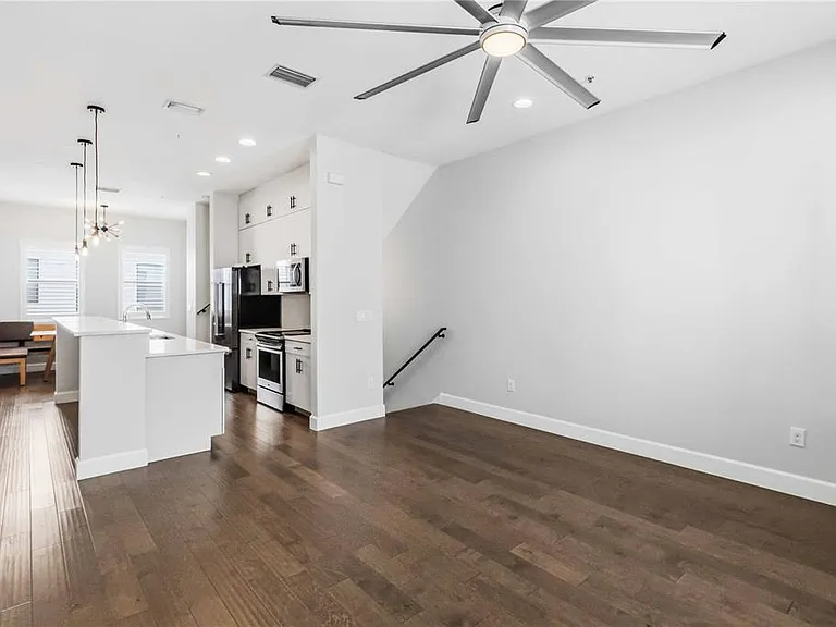 1332 W Gray St #5 — Photo 19