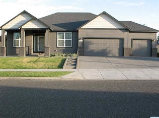 4219 W 21st Ave, Kennewick, WA 99338