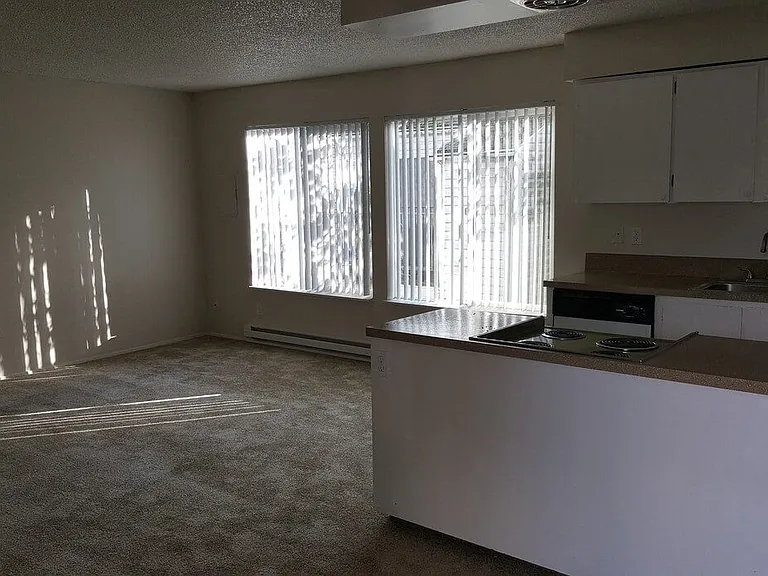 Tristin Square Apartments — Photo 26