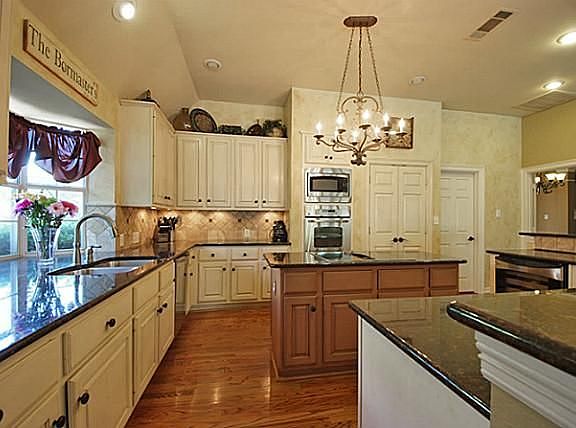 2nd image of 106 Waterford Dr
