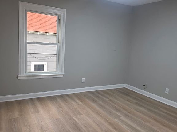 4th image of 431 Greenwich Ave #2