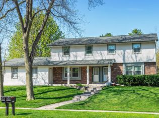 2500 Pebble Valley Rd #2502, Waukesha, WI 53188