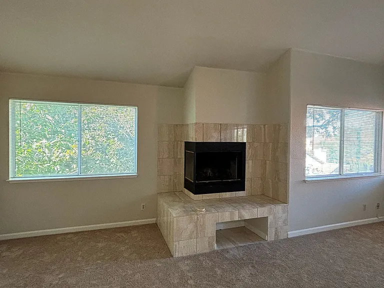 5021 Chaparral Ct — Photo 10