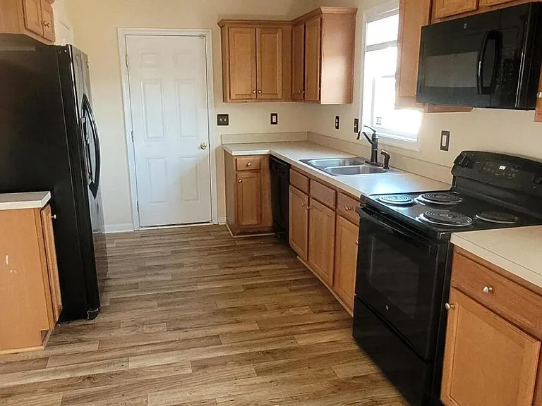 611 Prince William Dr — Photo 4