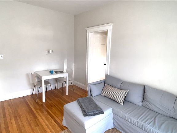 3rd image of 4 Litchfield St