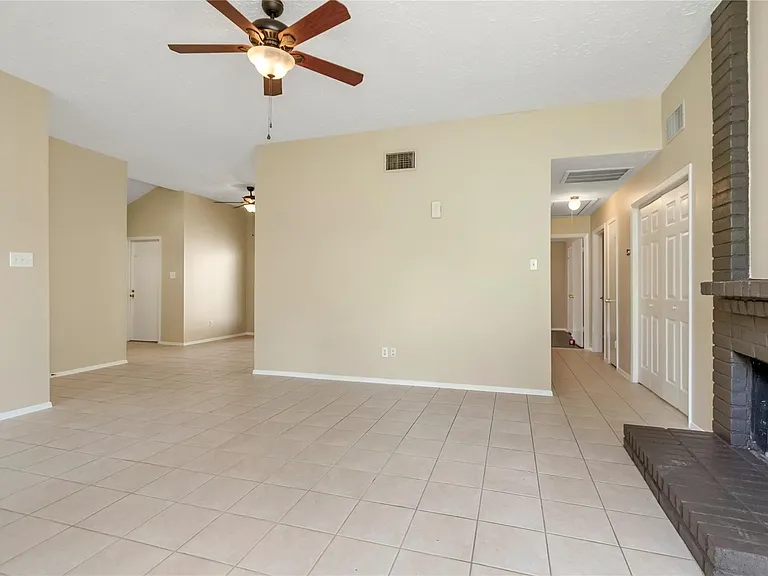 6903 Foxmont Ln — Photo 15