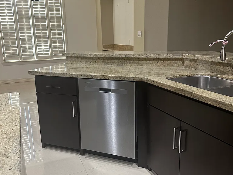 2605 Grand Canal Dr — Photo 10