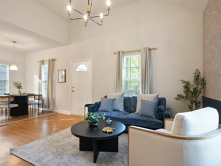 987 Dimmock St SW #2 — Photo 5