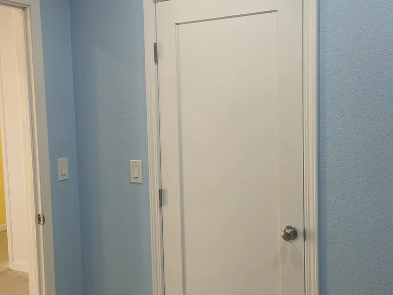 7531 Los Feliz Dr #A — Photo 11