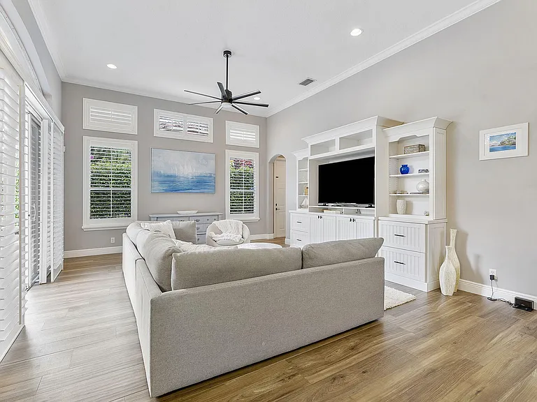 2903 Fontana Ln — Photo 23