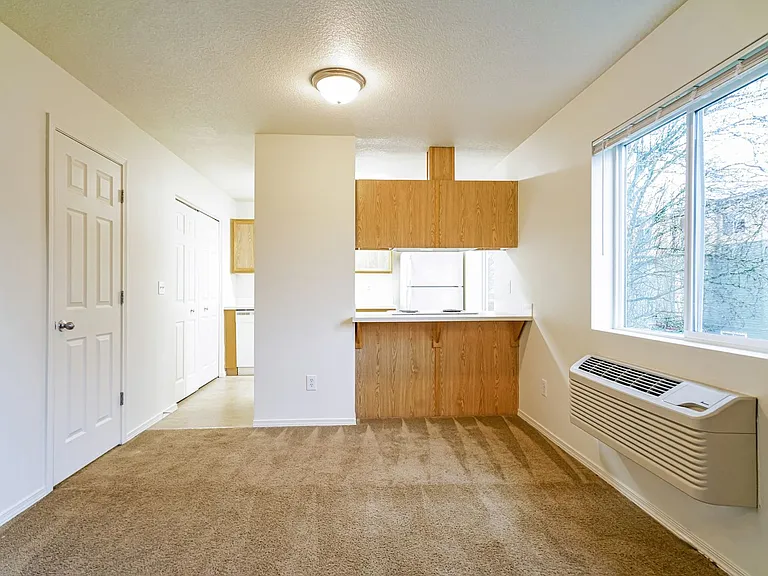 1377-01PP Stacey Lee Apartments — Photo 40