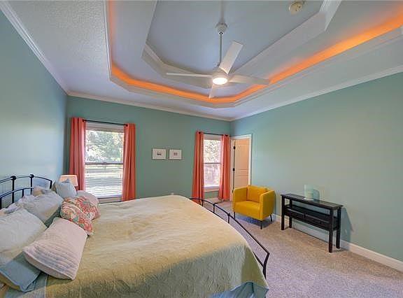 4th image of 500 NE Parkview Pl