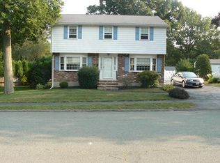 13 Eileen Rd, Peabody, MA 01960