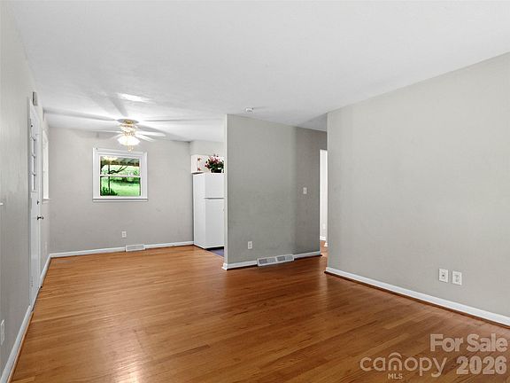 5th image of 230 School Rd E