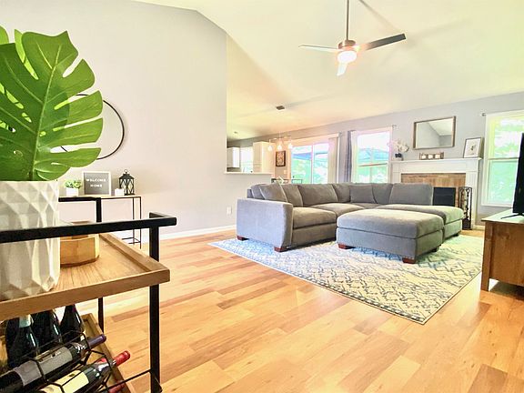 3rd image of 20309 Ambleside Dr
