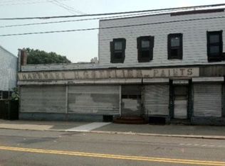 6054 Metropolitan Ave, Ridgewood, NY 11385