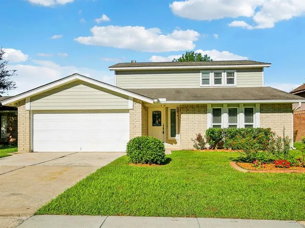 211 Brookdale Drive, League City, TX 77573
