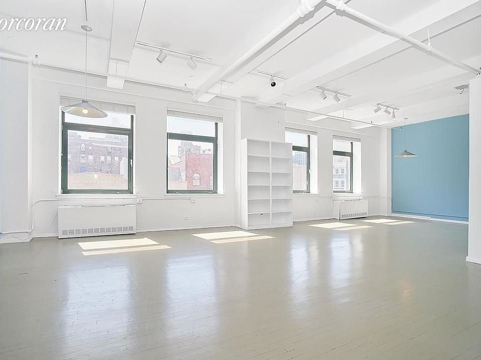 1st image of 14 E 4th St Room 502