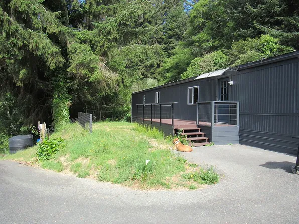 99367 Winchuck River Rd, Brookings, OR 97415