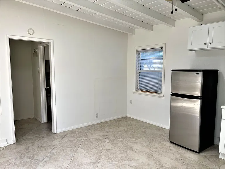 156 W Marquita #C — Photo 5