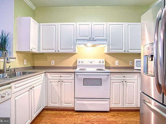 5th image of 3015 Nicosh Cir Unit 2204
