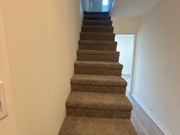 4th image of 6117 Glenmore Ave #1