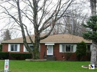 469 Walmar Rd, Bay Village, OH 44140