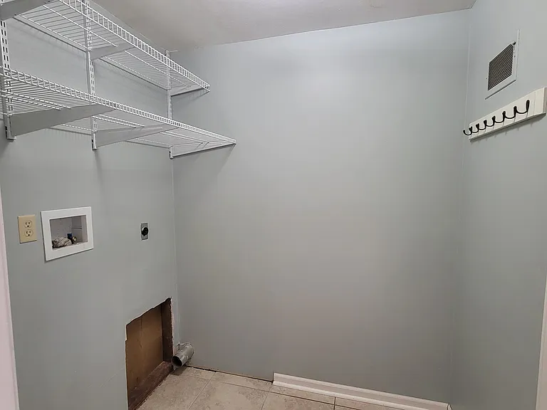 9731 Roe Ave — Photo 10