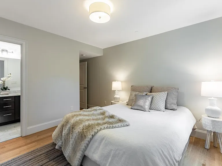 22 Peters St — Photo 14