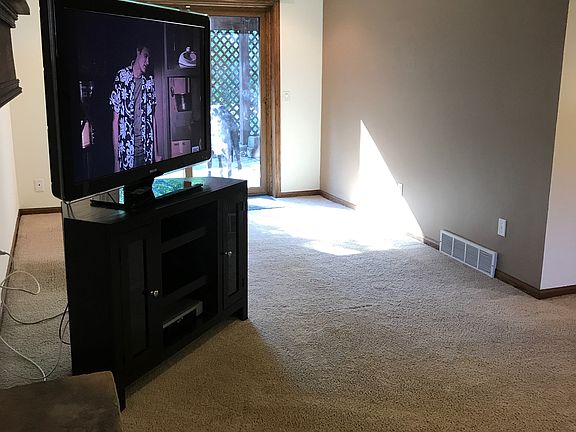 3rd image of 15391 Wycliffe Dr