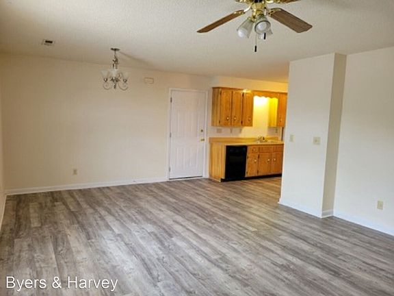 3rd image of 3874 Northeast Dr APT D