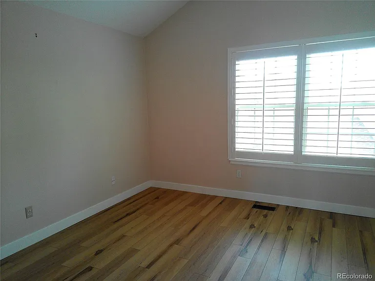 6815 Ravencrest Dr — Photo 17
