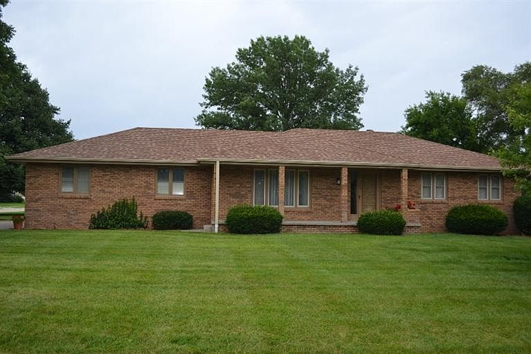 200 Mulberry Ave Beatrice NE 68310 Zillow