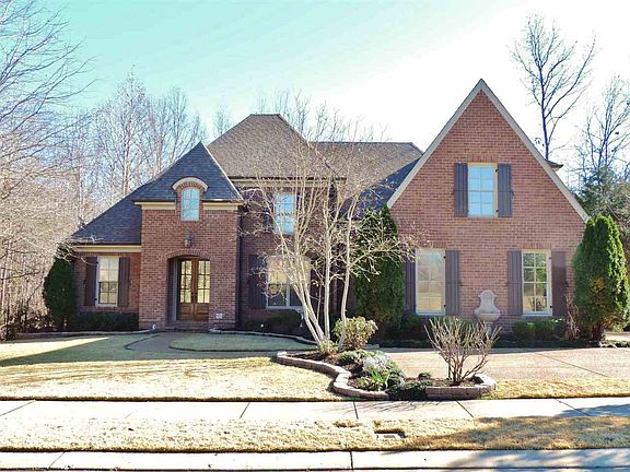 2nd image of 380 Saunders Creek Cir
