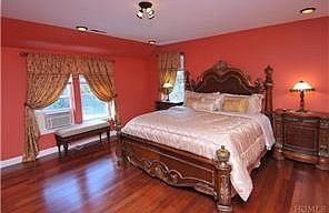 4th image of 15 Somerset Dr